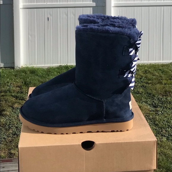 UGG Bailey Bow Diagonal Stripe Boot - Picture 8 of 10